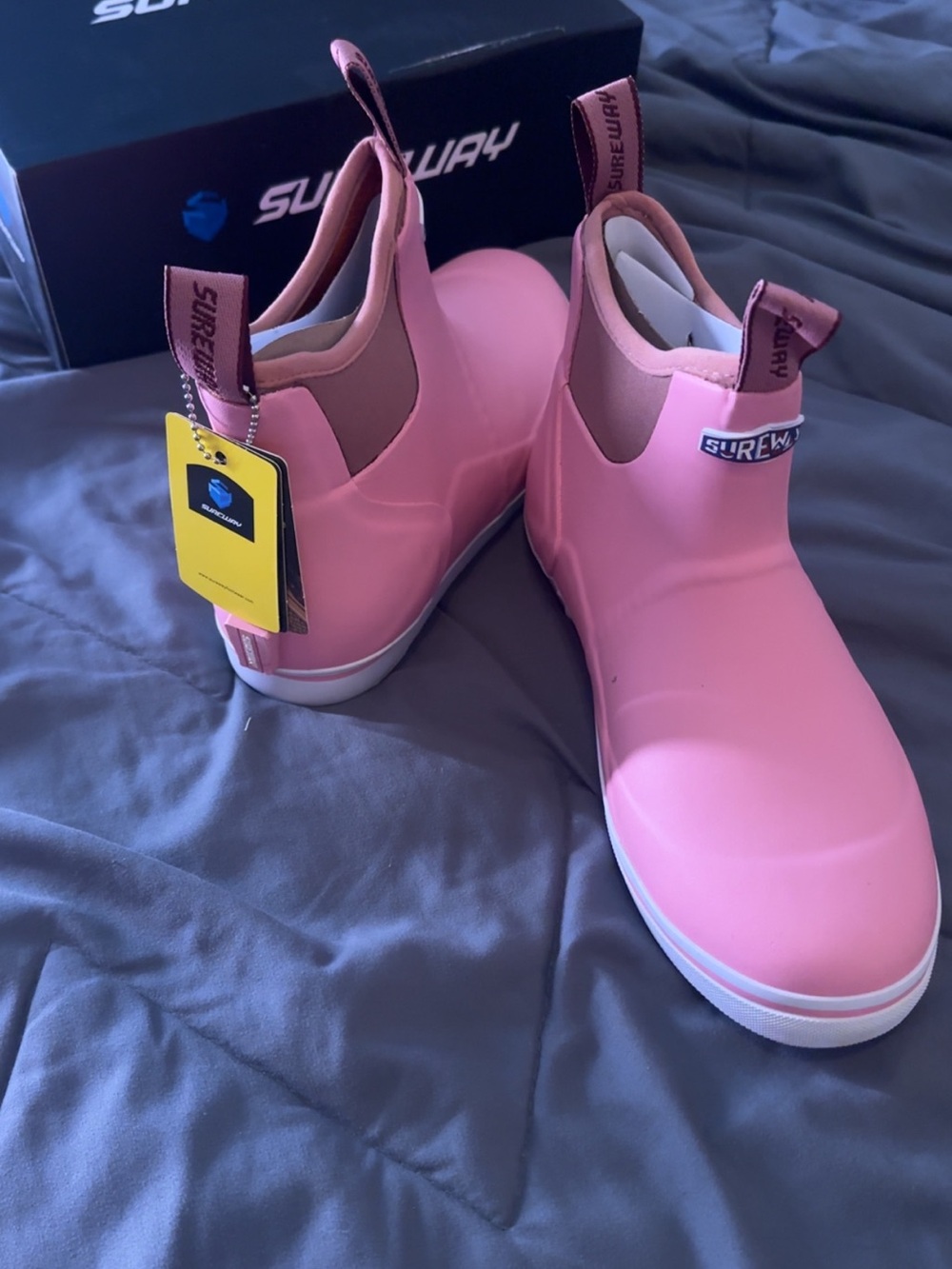 NWT Womens Waterproof Pink Slip-On Rain Boots - Picture 4 of 4